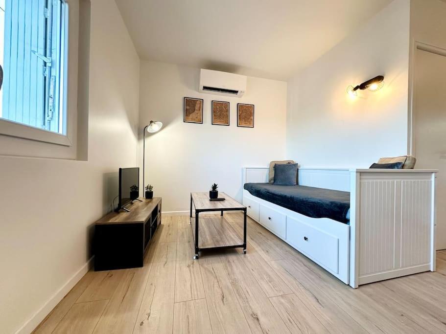 Le Clemenceau - Parking Prive - Fibre & Clim Apartment Mont-de-Marsan Exterior photo